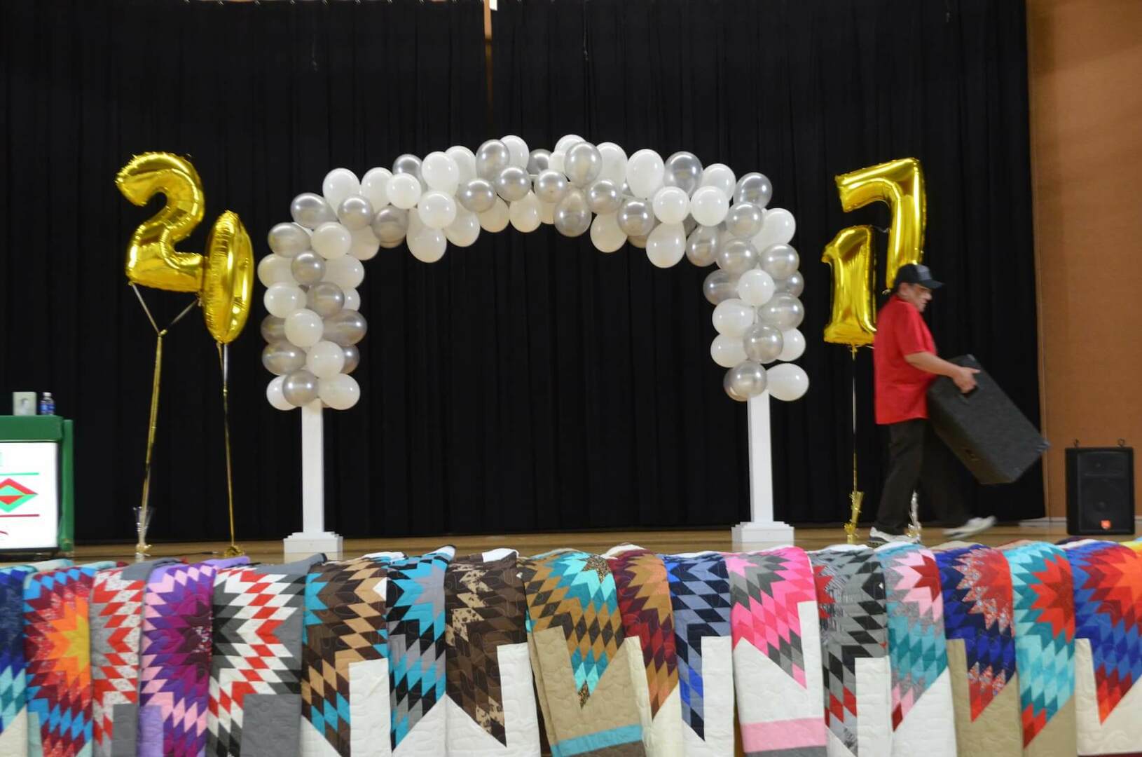 Balloon arch at Meskwaki Graduation 2017